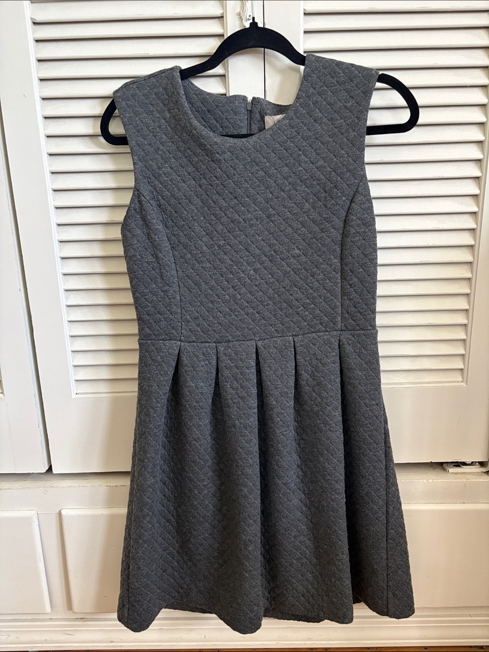 LOFT Sleeveless Quilted Grey Pleated Casual Dress